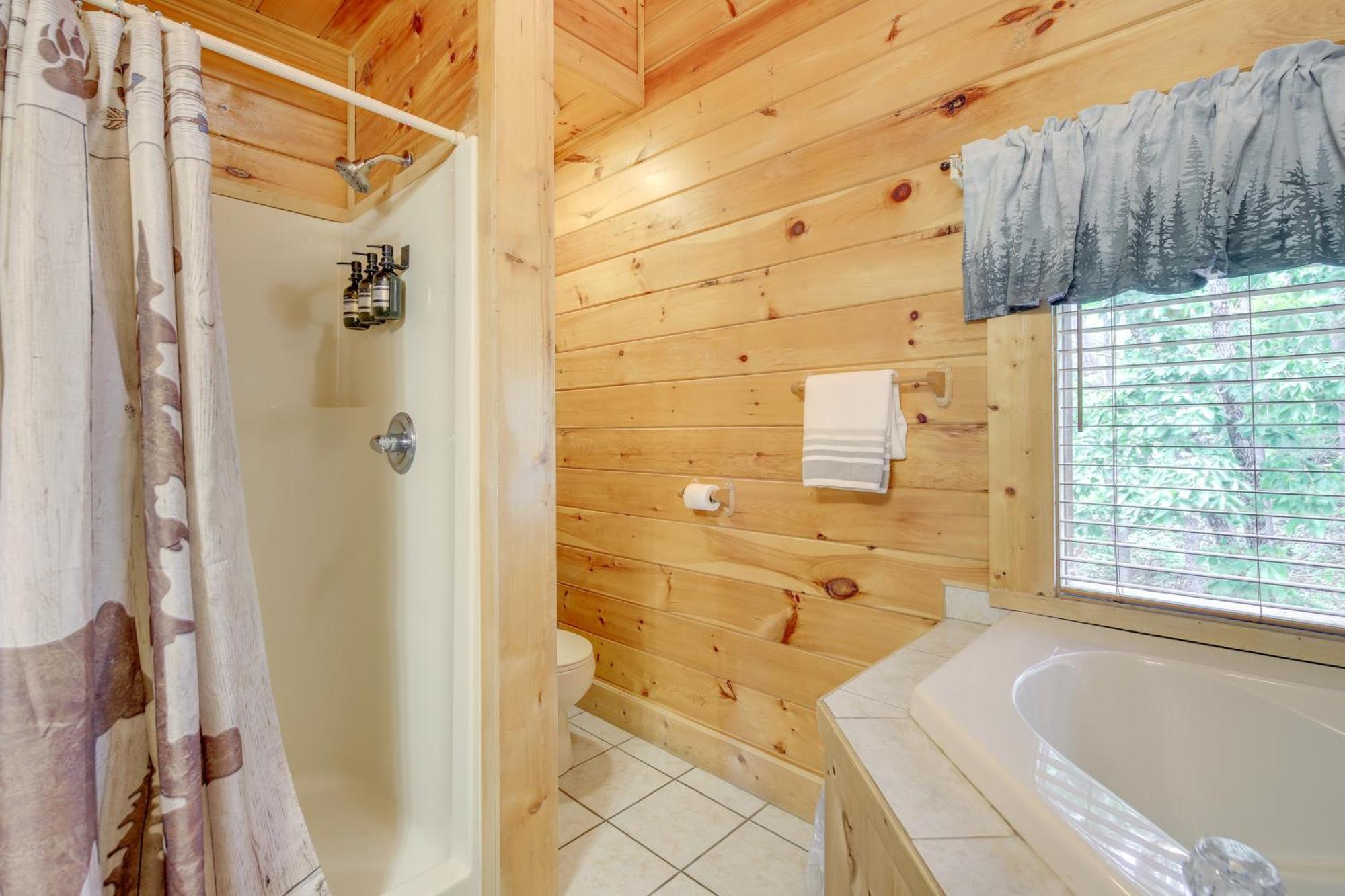 Sevierville Cabin With Deck Minutes To Pigeon Forge Eksteriør bilde