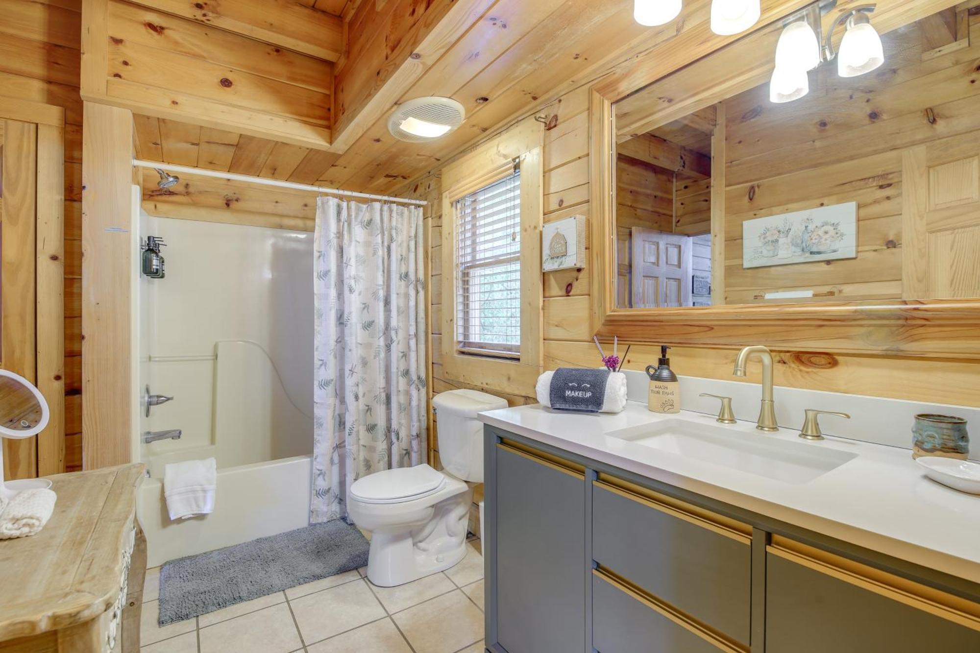 Sevierville Cabin With Deck Minutes To Pigeon Forge Eksteriør bilde
