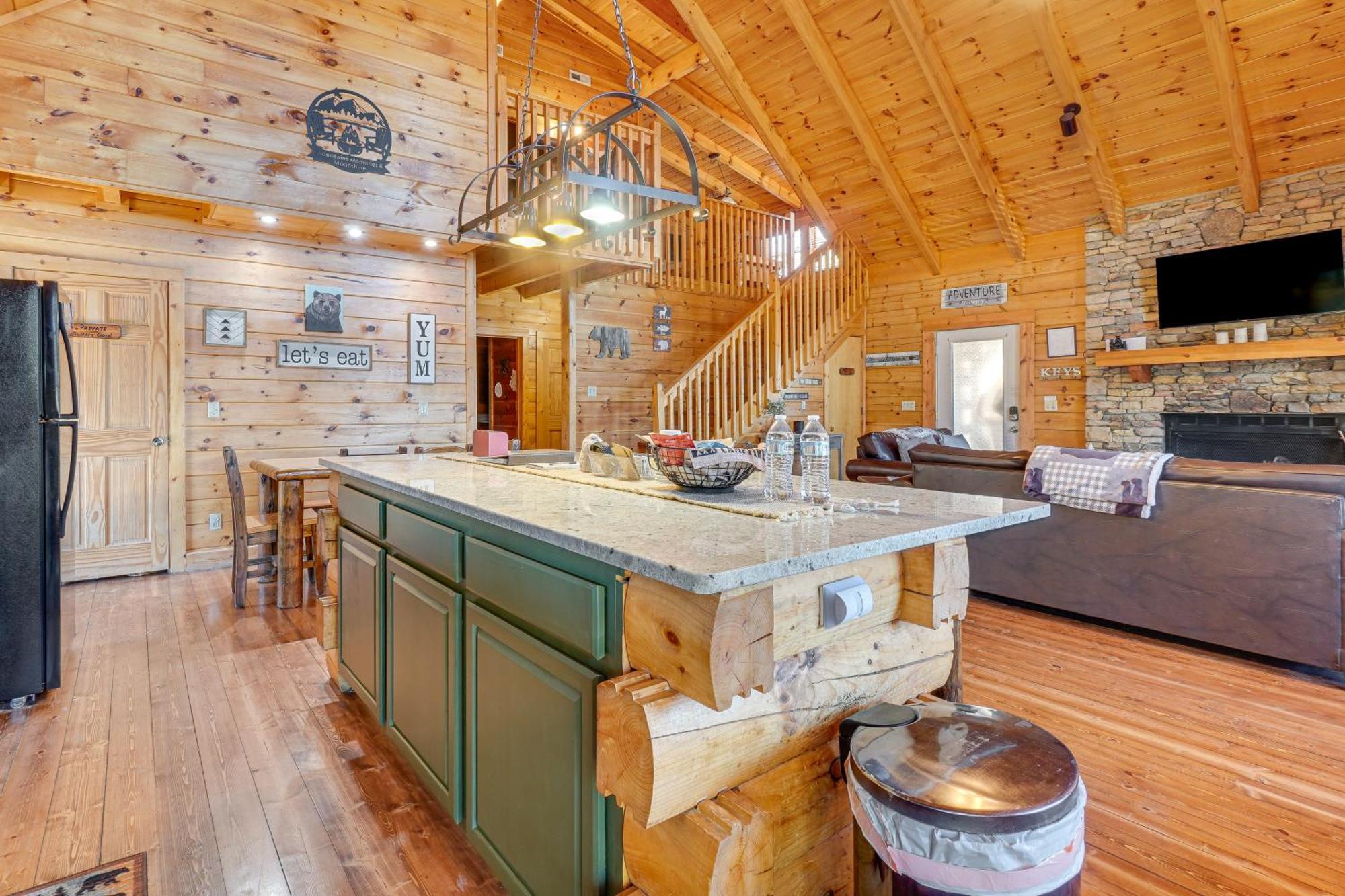 Sevierville Cabin With Deck Minutes To Pigeon Forge Eksteriør bilde