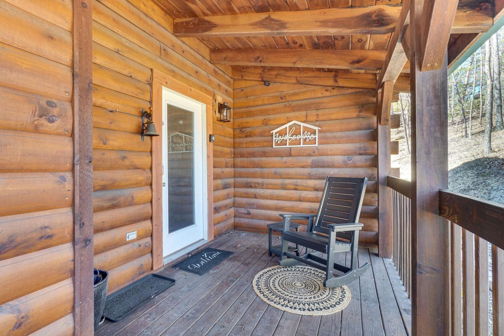 Sevierville Cabin With Deck Minutes To Pigeon Forge Eksteriør bilde