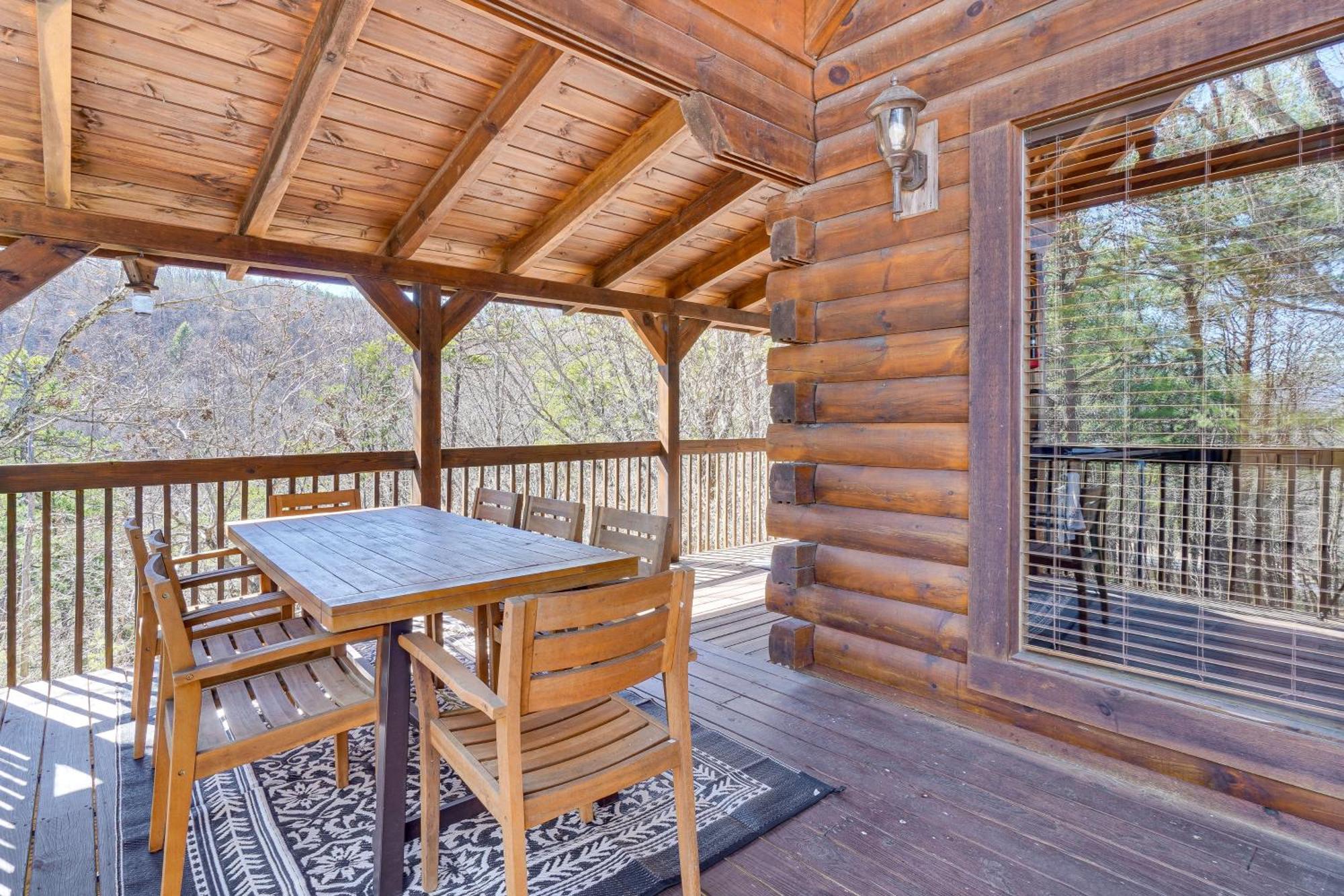 Sevierville Cabin With Deck Minutes To Pigeon Forge Eksteriør bilde